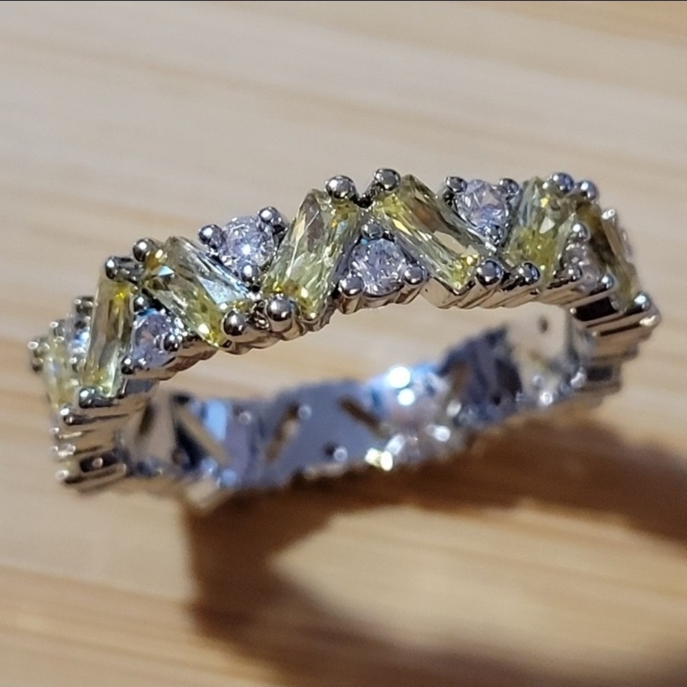 Gorgeous Canary Baguette Ring